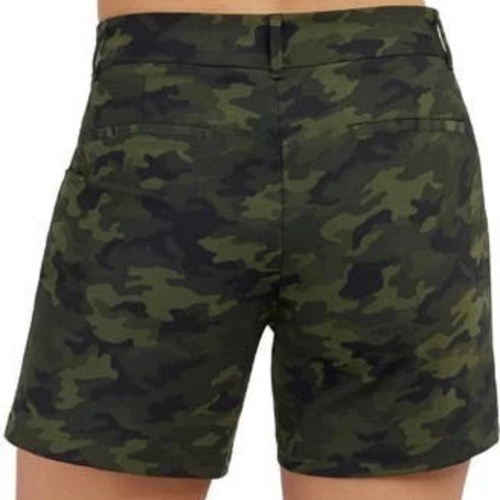 Spanx Sunshine Camo Green Shorts Pull-On Size Large Stretchy Comfy - Picture 3 of 8